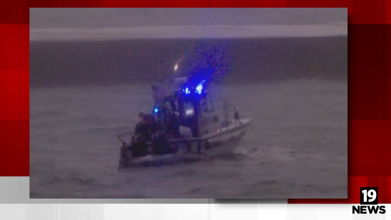 4 kayakers rescued from Lake Erie during severe weather