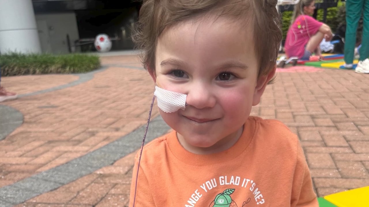 Toddler awaiting heart and lung transplant teaches others what it means to be brave