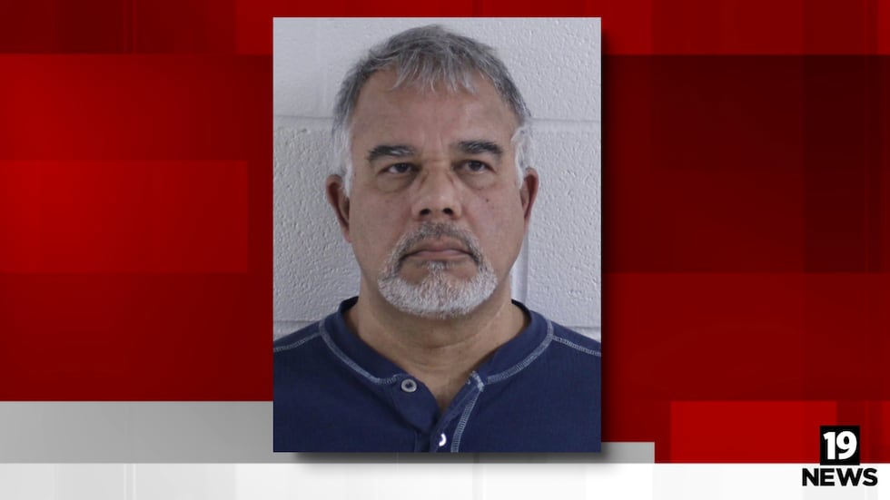 Pastor de Canton é indiciado por sequestro e acusações sexuais com menina de 13 anos