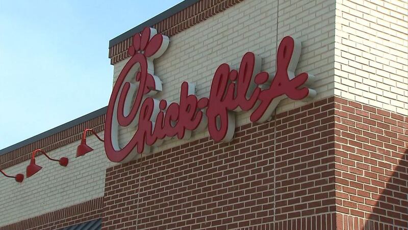 La demanda de Chick-fil-A acusa a 17 productores de aves de corral estadounidenses de fijar...