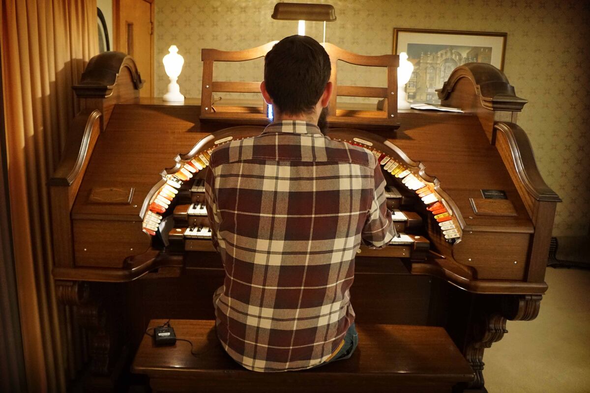 preloaded gallery image