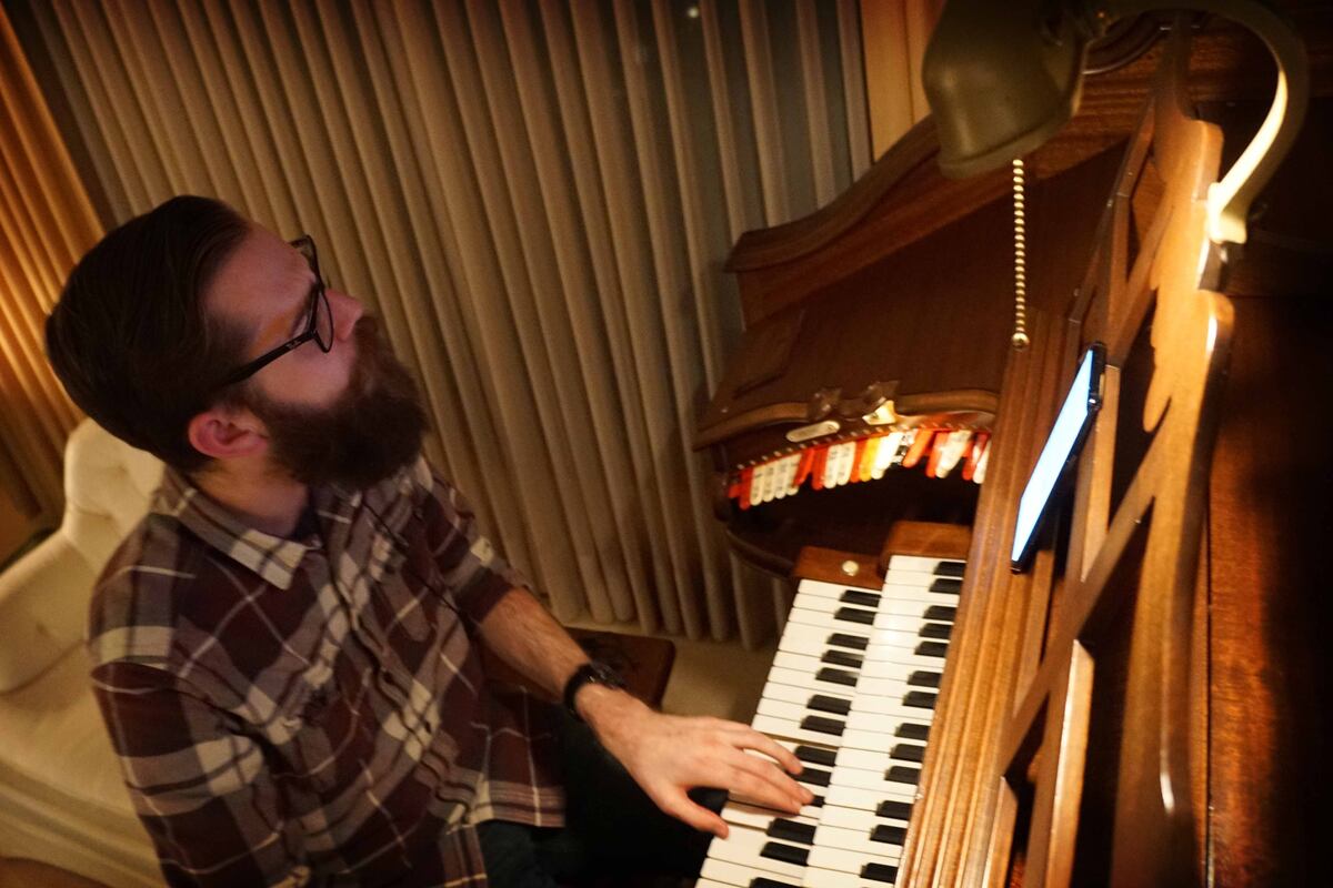 preloaded gallery image