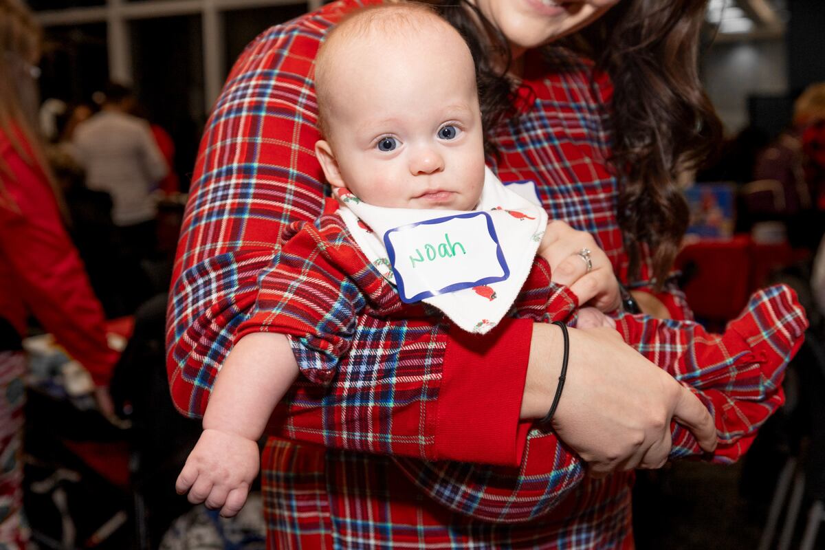 Cleveland Clinic celebrates holidays with past and present NICU