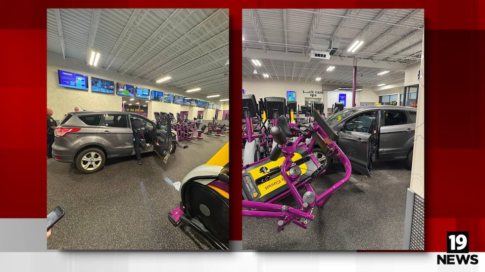 Car drives into Warren Planet Fitness; 2 hospitalized, fire officials say