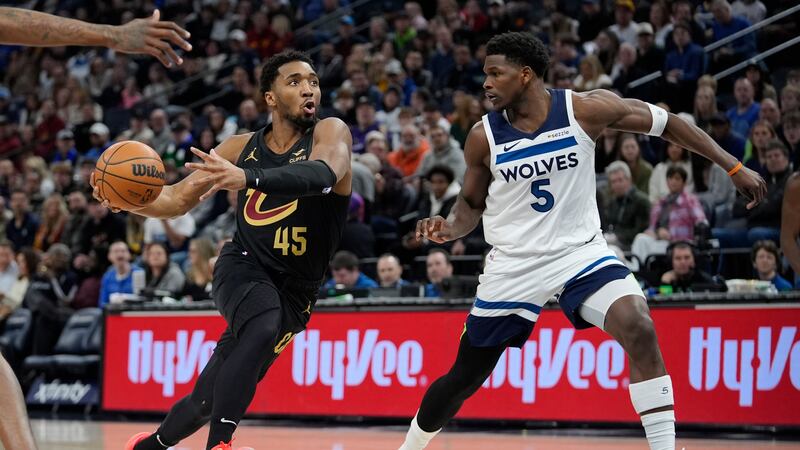 NBA-leading Cavaliers seize control in the 2nd half and beat Timberwolves 124-117