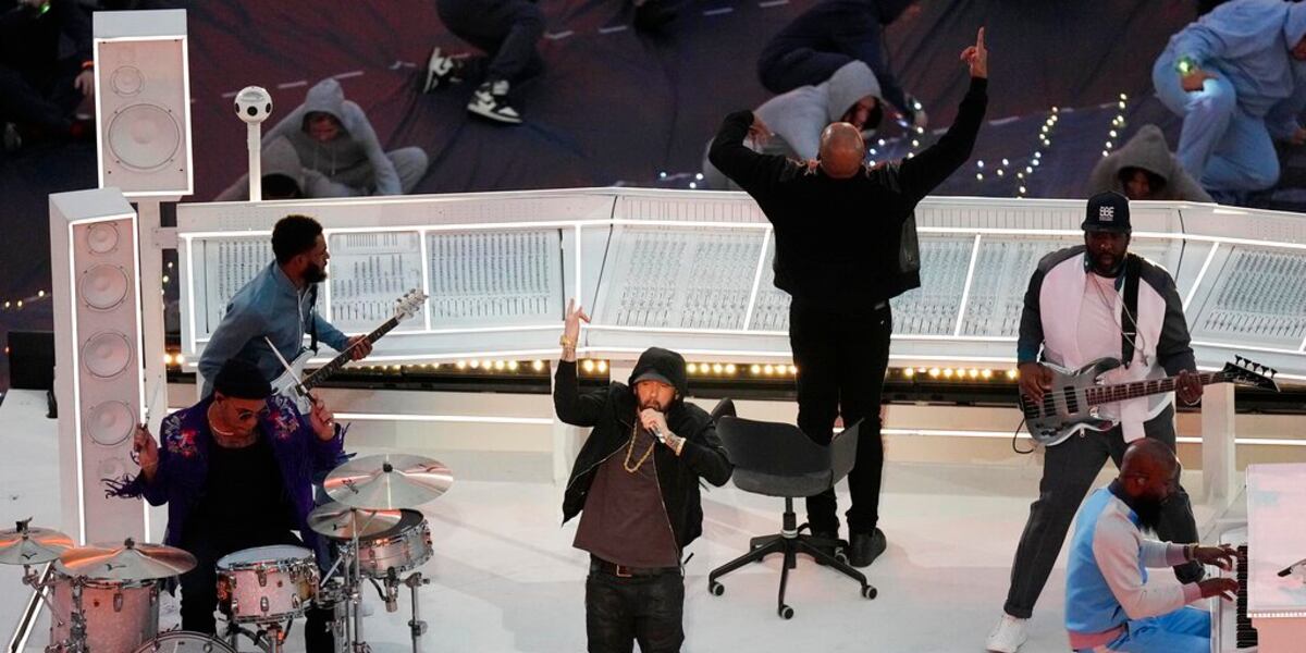 Award-winning rapper Eminem references Akron police shooting of Jayland ...