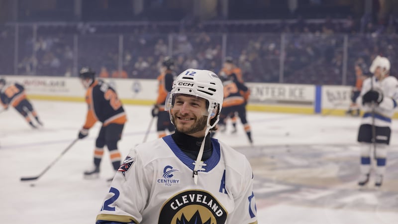 Owen Sillinger warming up ahead of his first game back since tearing his ACL in Feb. of 2025.