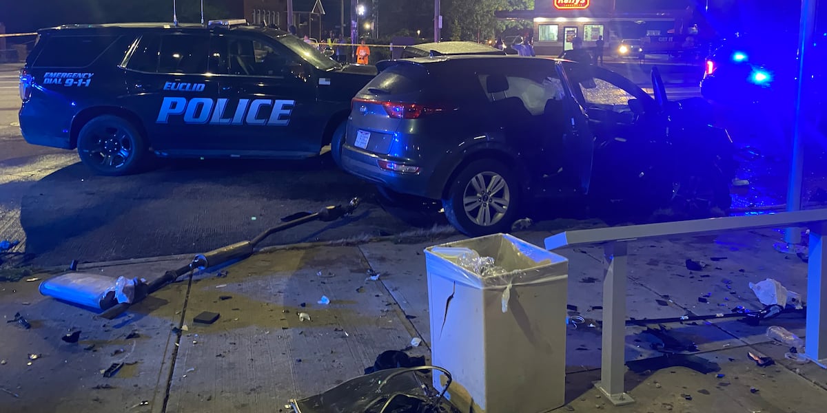 Euclid police pursuit leads to crash on St. Clair Avenue, 4 hospitalized Euclid police pursuit leads to crash on St. Clair Avenue, 4 hospitalized