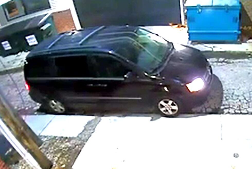 Ohio City burglary suspects wanted by Cleveland police