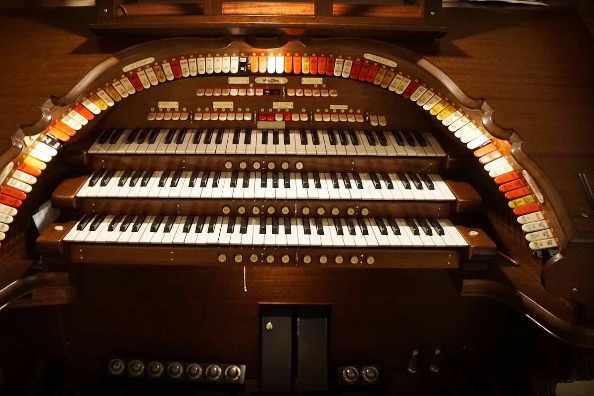 preloaded gallery image