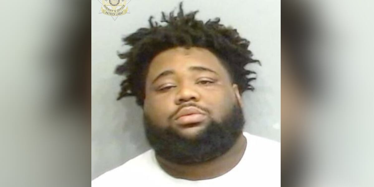 Blererod Rapper Rapper Rod Wave faces more than a dozen charges, some involving a gun ...