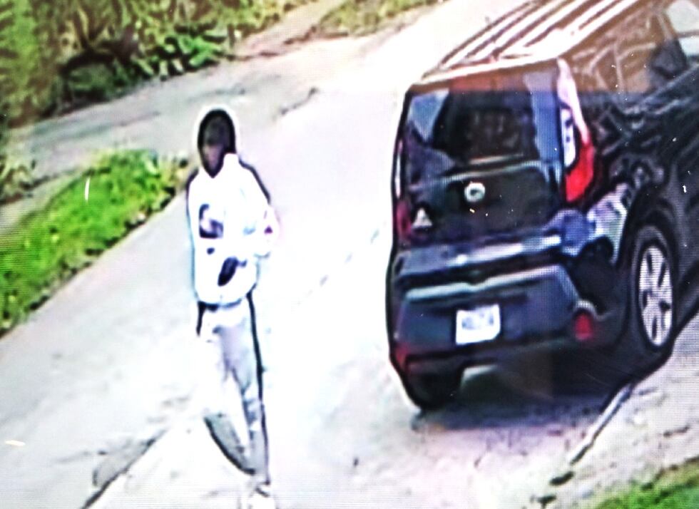 Pair of car theft suspects wanted on Cleveland’s West Side, police say
