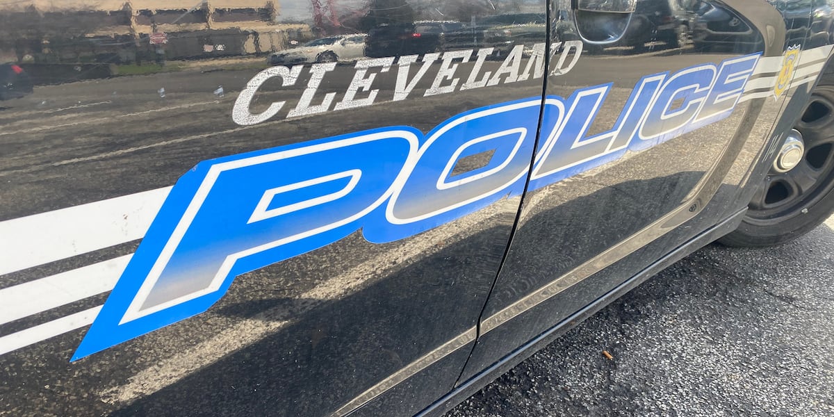 Man killed in motorcycle crash in Cleveland’s Flats Man killed in motorcycle crash in Cleveland’s Flats