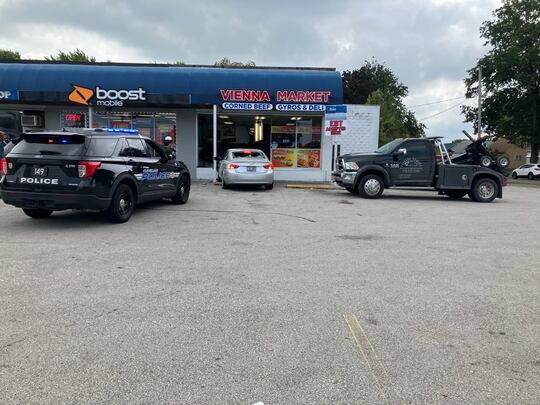 Car crashes into market in Cleveland’s Bellaire-Puritas neighborhood
